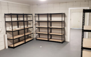 ROFF Maintenance Shop 2 clean Right-On FiberFlex flooring, commercial flooring, water proof flooring, non skid flooring, impact resistant flooring, chemical resistant flooring, slip resistant flooring, 20 year warranty flooring, bacteria resistant flooring, microbe resistant flooring